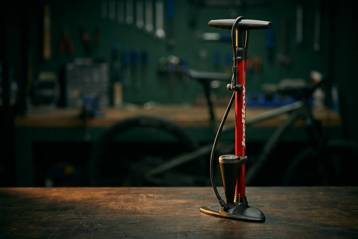 Bomba de Encher Pneu de Bicicleta: foto de capa do guia do BikeGear